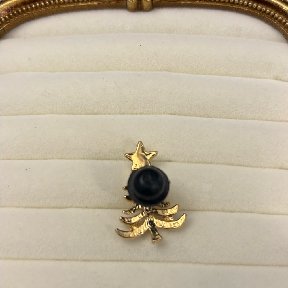 Vintage Mini 1” Rhinestone Gold Tone Christmas Tree Brooch Lapel Pin Festive - Picture 2 of 6